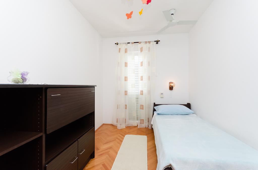 Apartment Neda Пунат Екстер'єр фото
