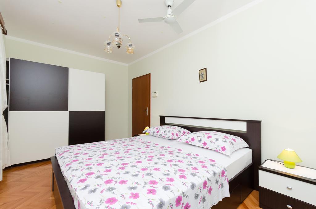 Apartment Neda Пунат Екстер'єр фото