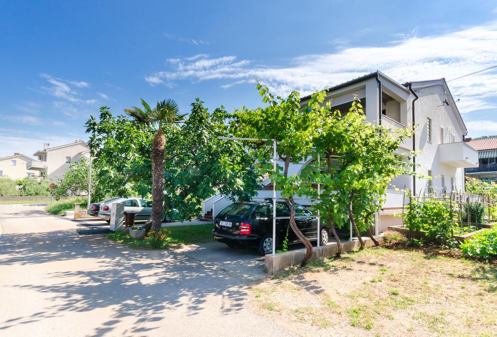 Apartment Neda Пунат Екстер'єр фото